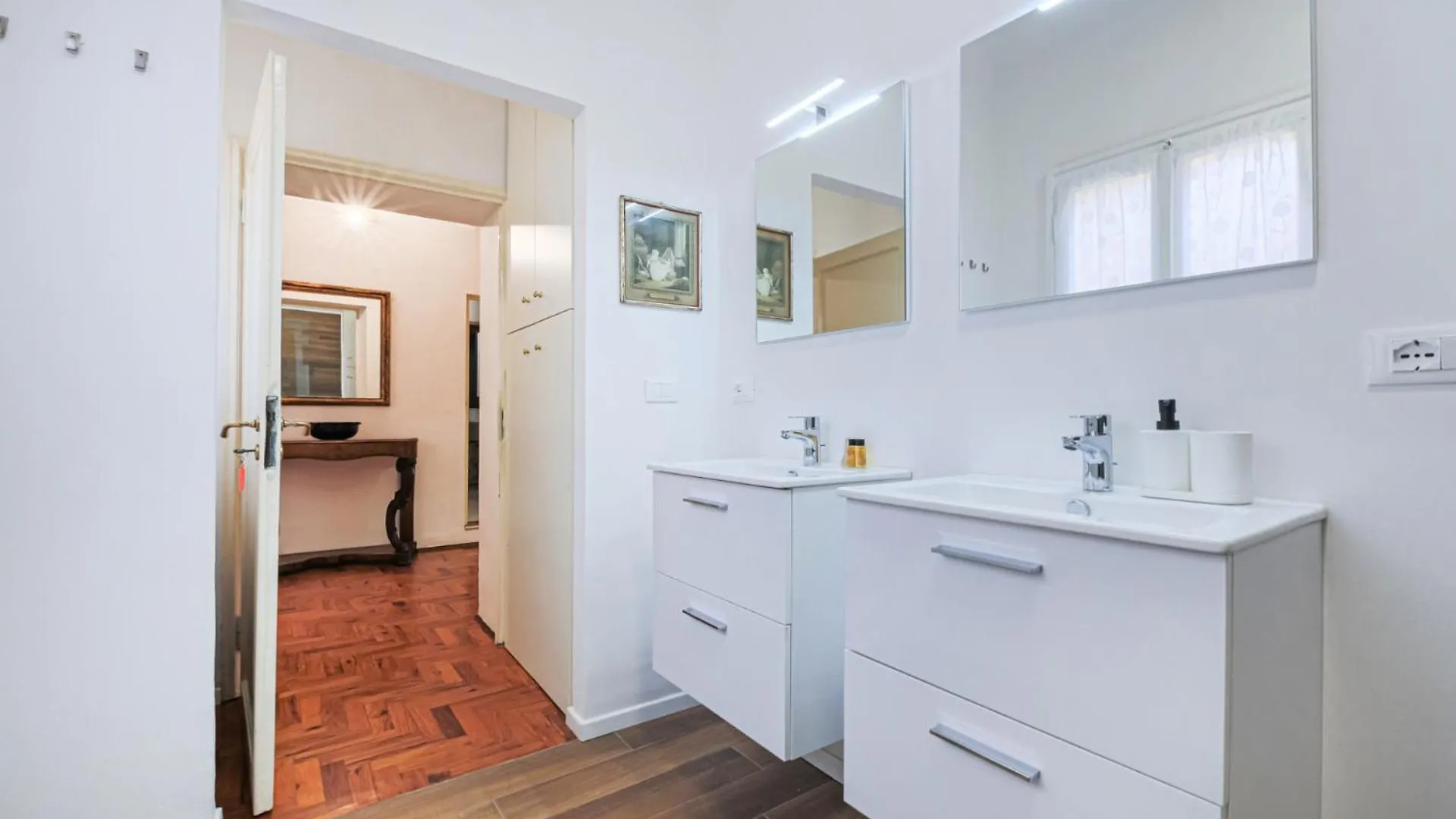 Apartments Florence - Canto Dei Ciompi 4Bdr 0*,  Italie